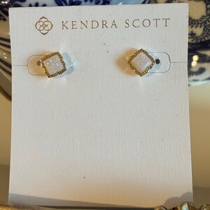 NWT Kendra Scott 14k Gold Iridescent Mallory Earrings